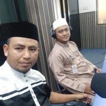 ON AIR RRI TANJUNGPINANG SATRIO,M.A KIYAI IBNU ROZI SEKLUR TANJUNGPINANG TIMUR