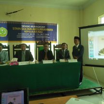 MENGUJI SIDANG MUNAQASYAH MAHASISWA STAIN SAR KEPRI