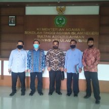SATRIO,M.A BERSAMA UNSUR PIMPINAN STAIN SAR KEPRI MENDAMPINGI DR.KASFUL.M.Ag KAPRODI MPI PASCASARJANA  UIN STS JAMBI